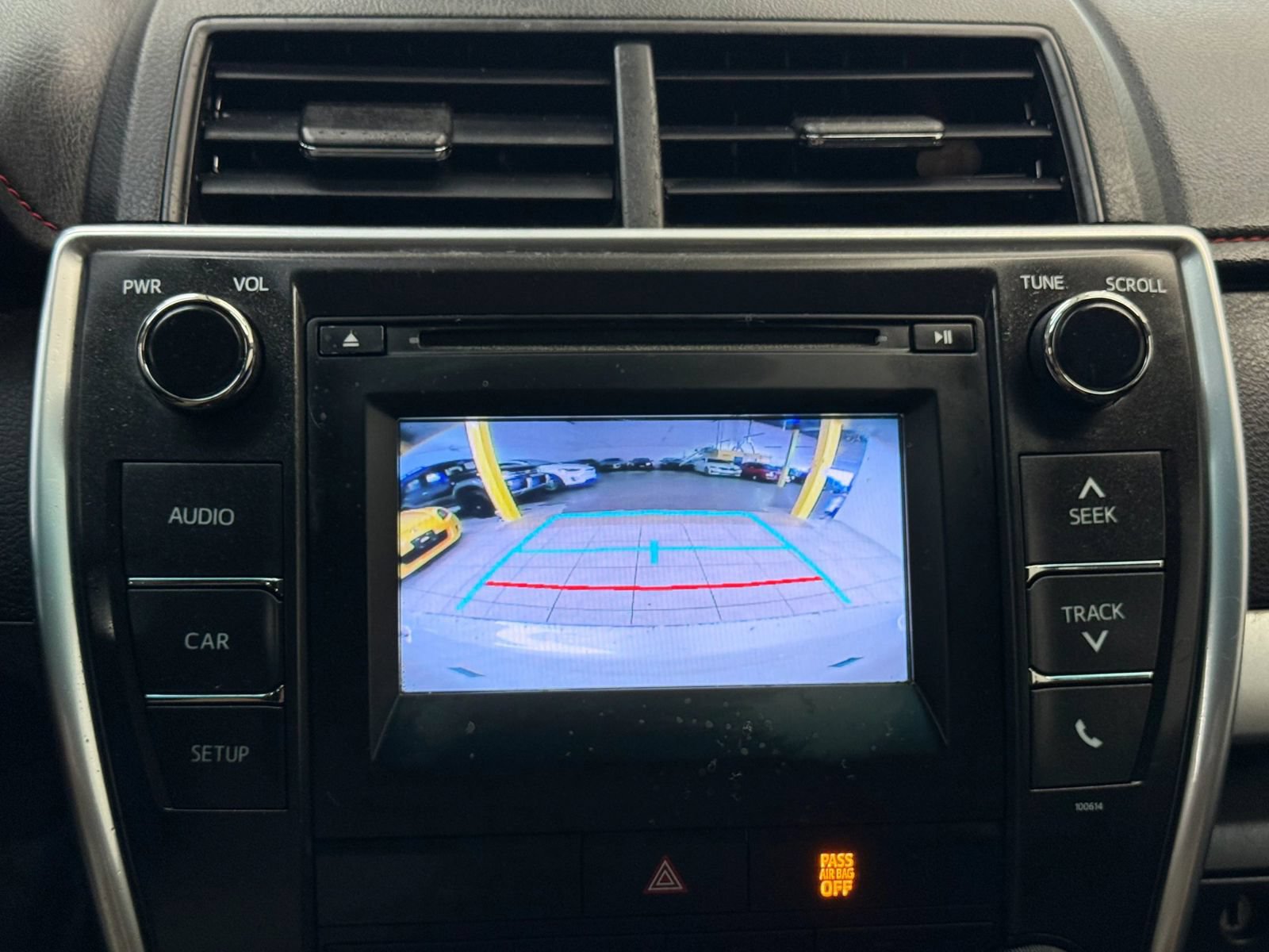 Used 2017 Toyota Camry SE FWD image 33