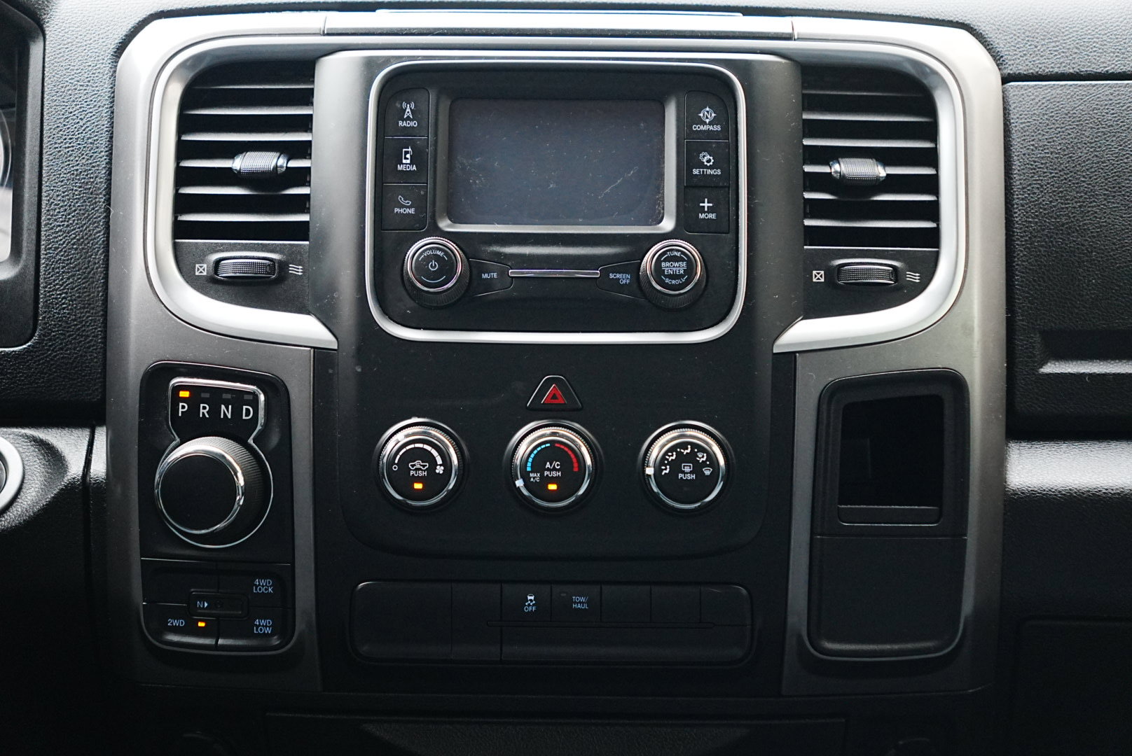 Used 2021 RAM 1500 Classic SLT image 17