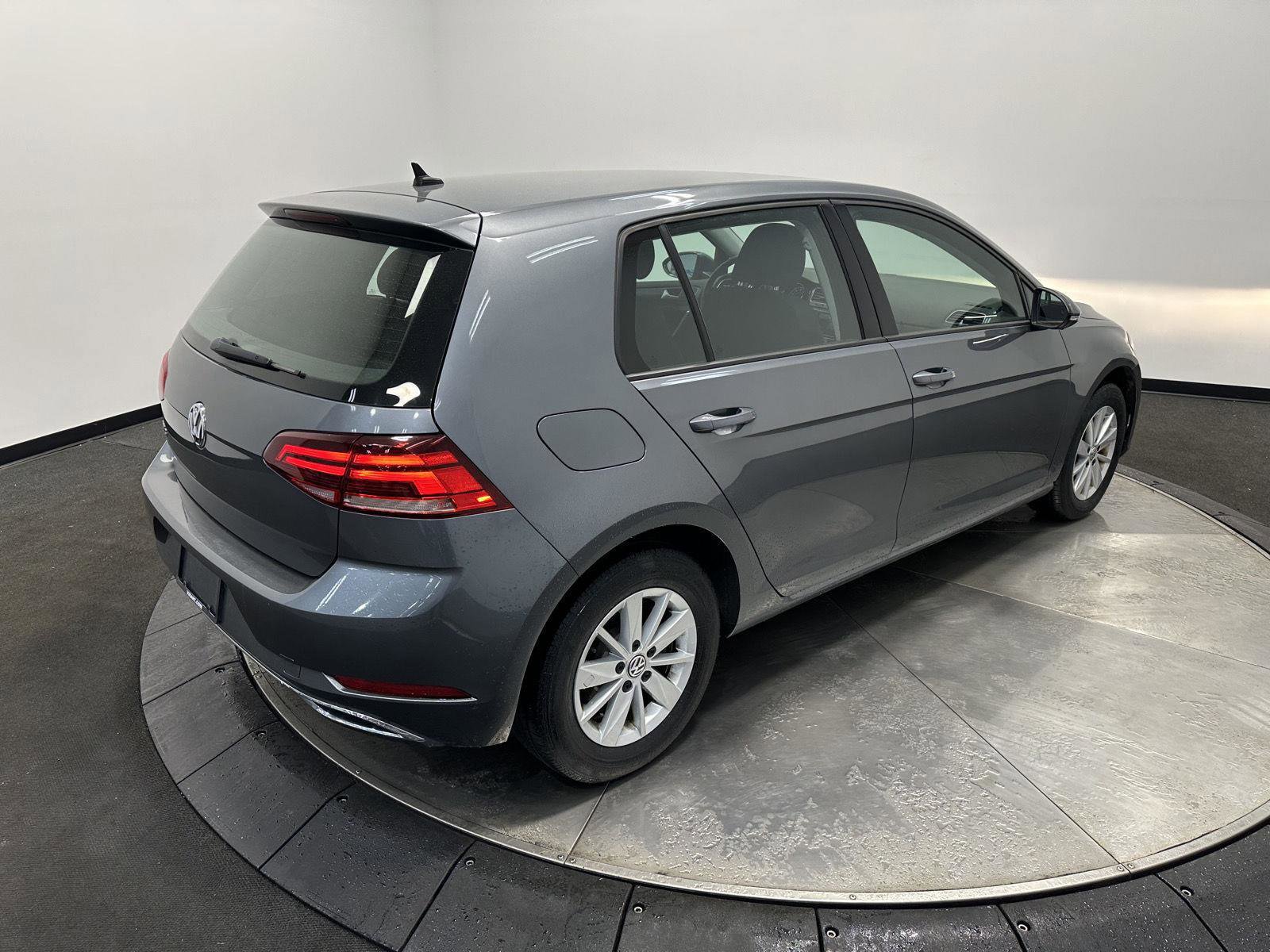 Used 2019 Volkswagen Golf S image 6