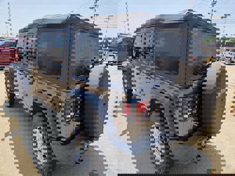 Used 2018 Jeep Wrangler Unlimited Sport image 5