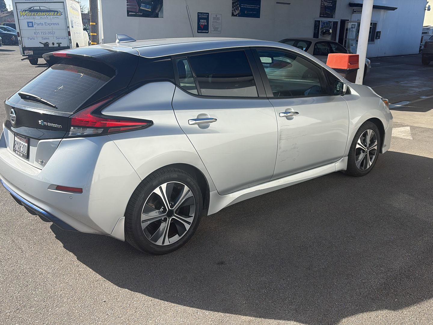 Used 2022 Nissan Leaf SV w/ SV Technology Package image 2