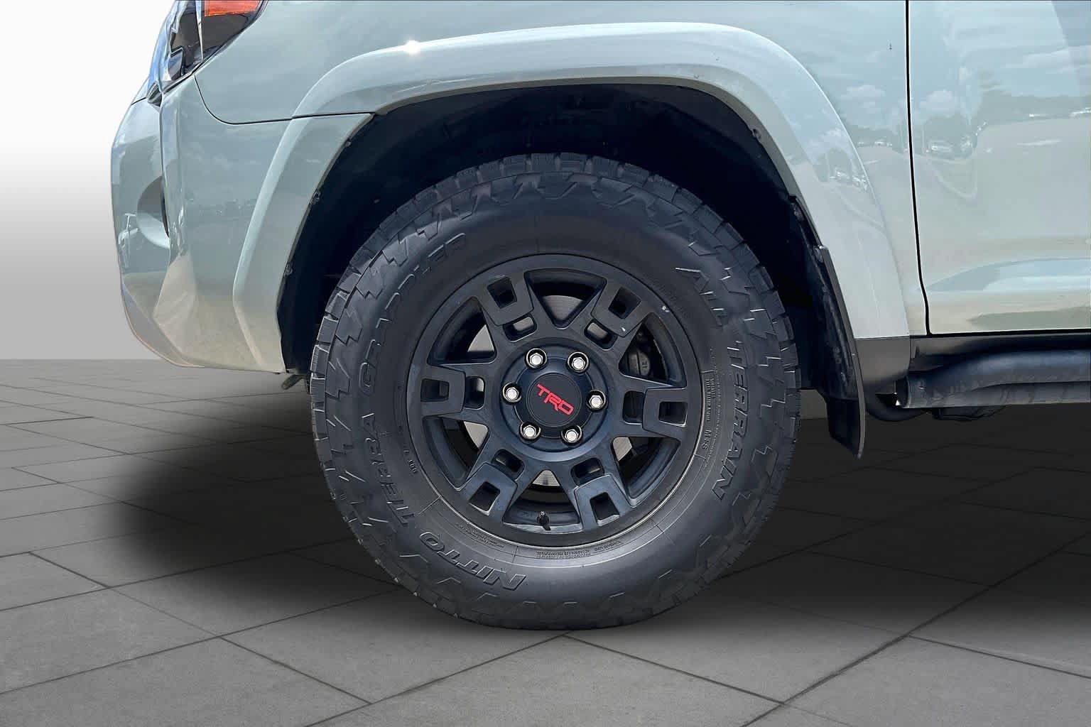 Used 2023 Toyota 4Runner TRD Off-Road Premium w/ Moonroof Package AWD/4WD image 10