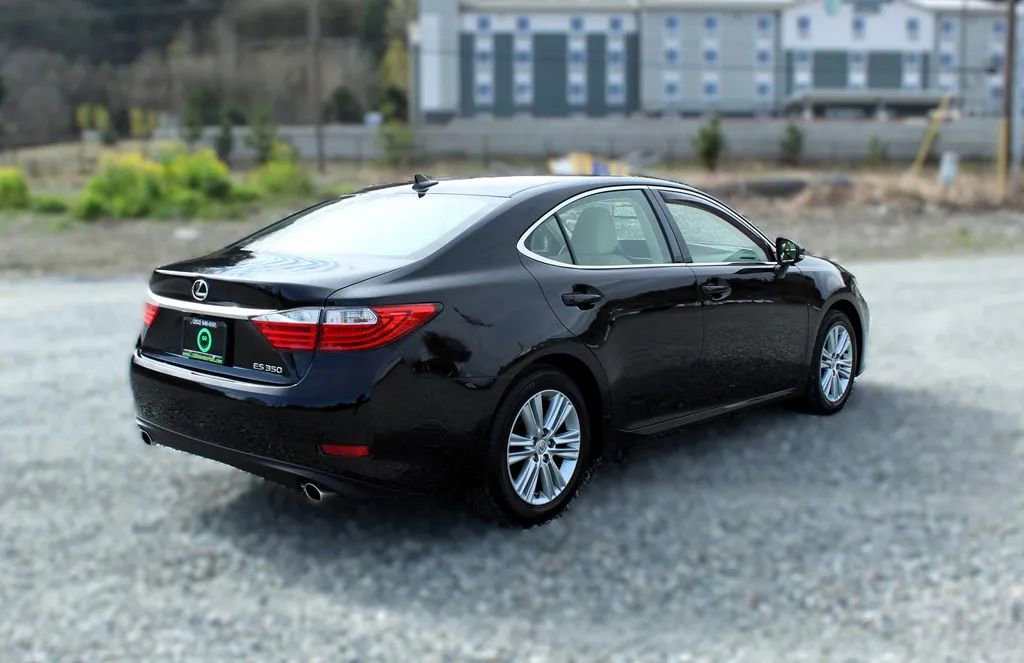 Used 2013 Lexus ES 350 w/ Luxury Pkg FWD image 7