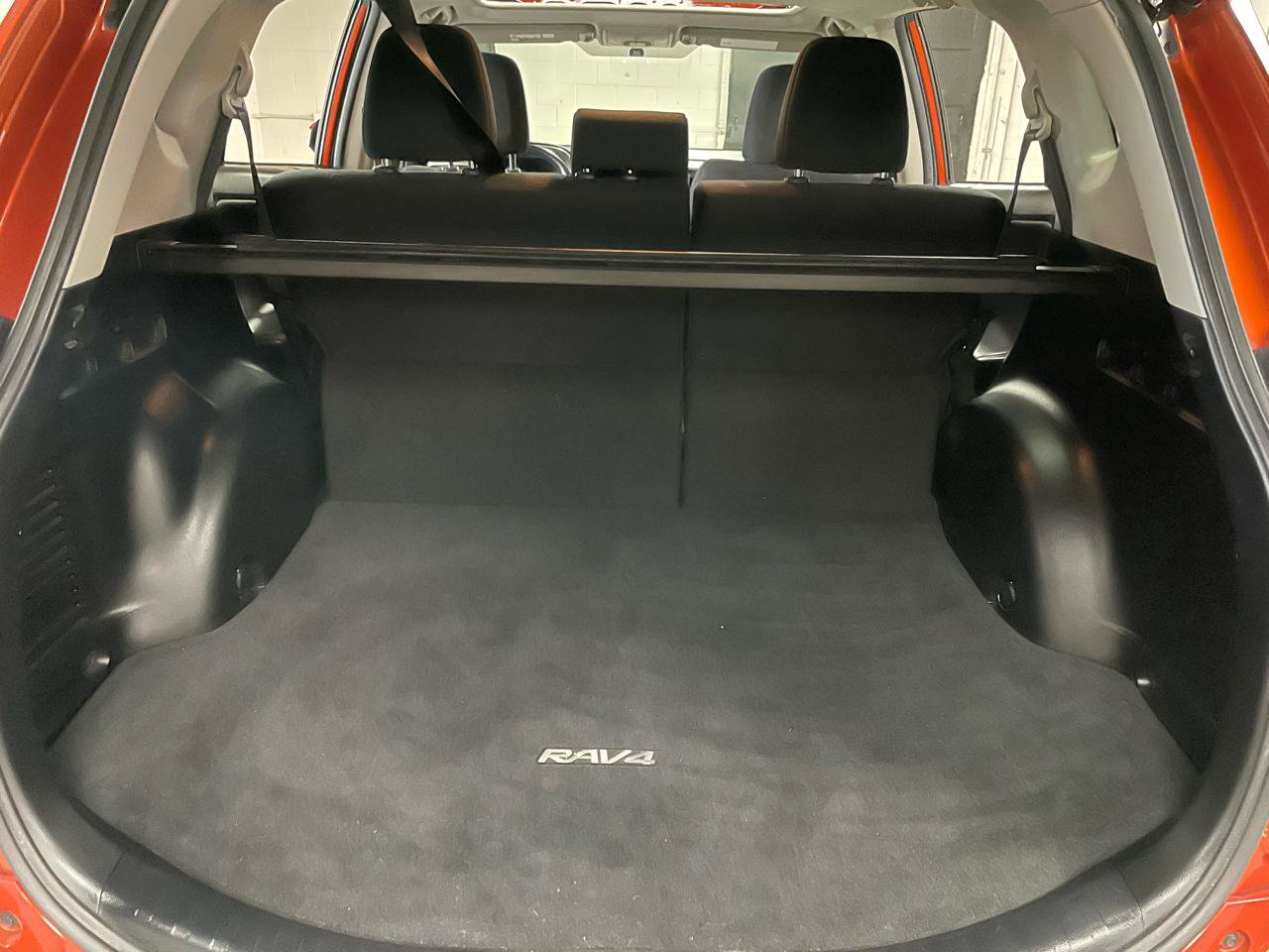 Used 2016 Toyota RAV4 XLE AWD/4WD image 21