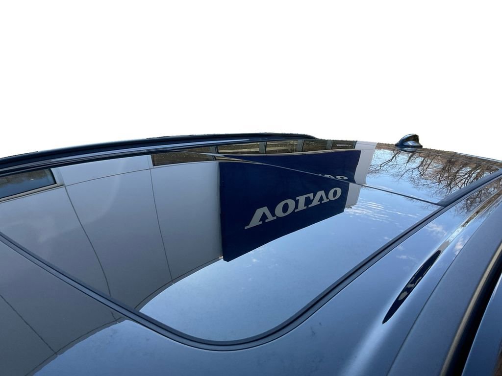 Certified 2023 Volvo XC60 B5 Core w/ Climate Package image 14