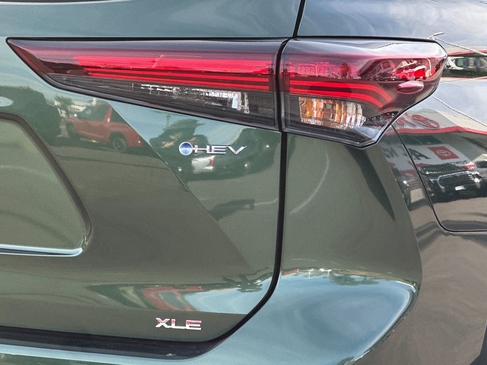 Used 2025 Toyota Highlander XLE image 26