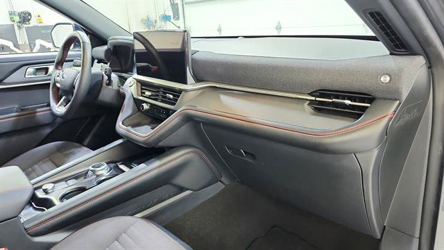 Used 2025 Ford Explorer ST-Line AWD/4WD image 25