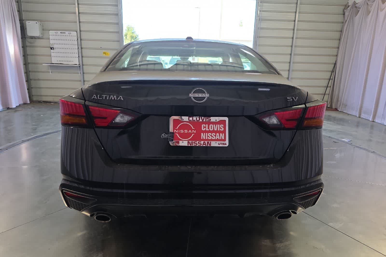 Used 2024 Nissan Altima 2.5 SV w/ SV Premium Package FWD image 8