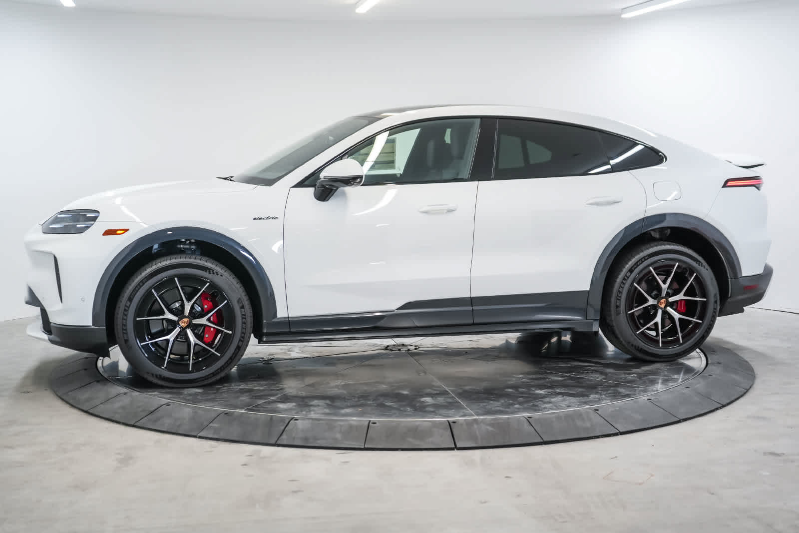New 2026 Porsche Cayenne S AWD/4WD image 2