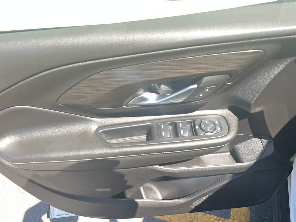 Used 2024 GMC Terrain SLE image 11