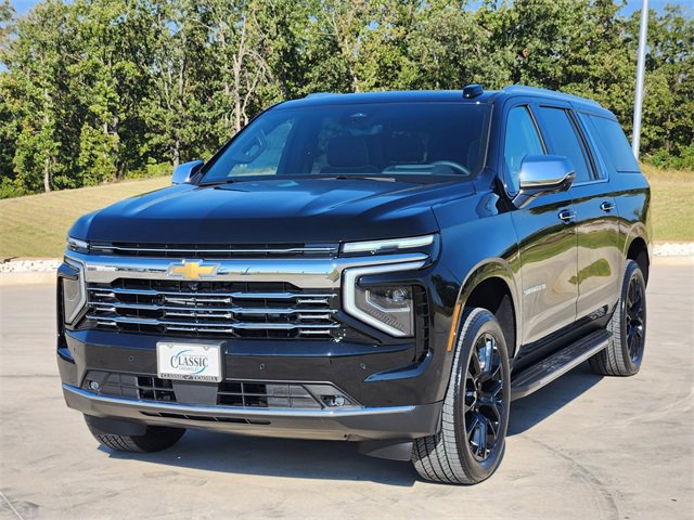 New 2026 Chevrolet Suburban Premier image 3