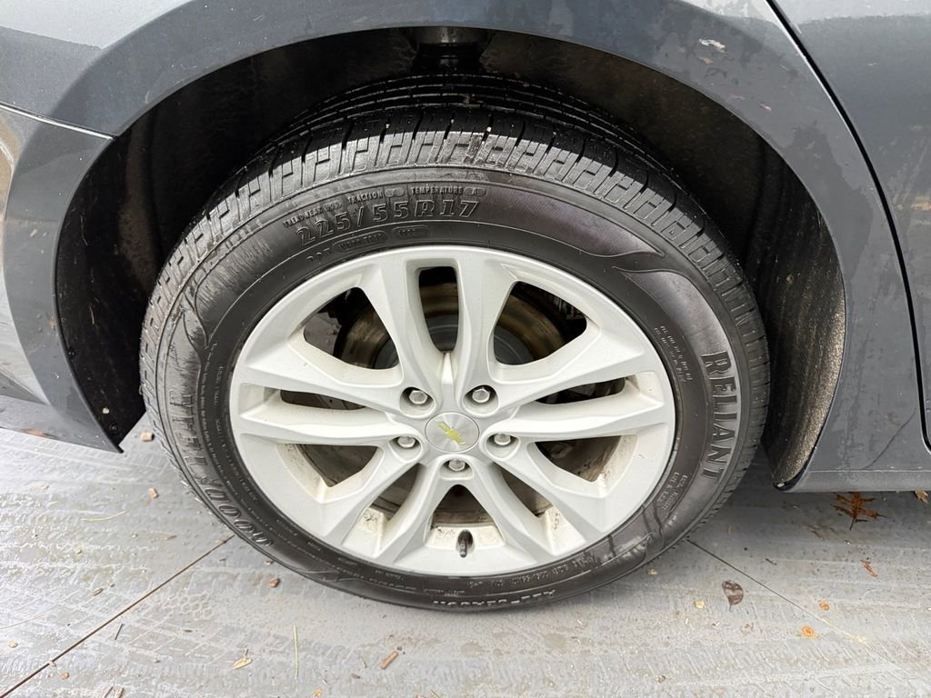 Used 2016 Chevrolet Malibu LT w/ Driver Confidence Package image 35