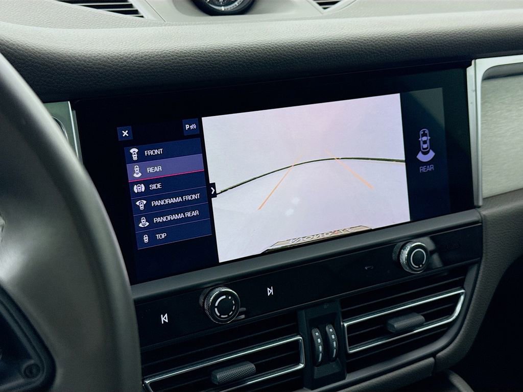 Certified 2023 Porsche Macan Turbo image 20