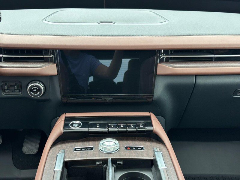 New 2026 Lincoln Navigator Reserve AWD/4WD image 14