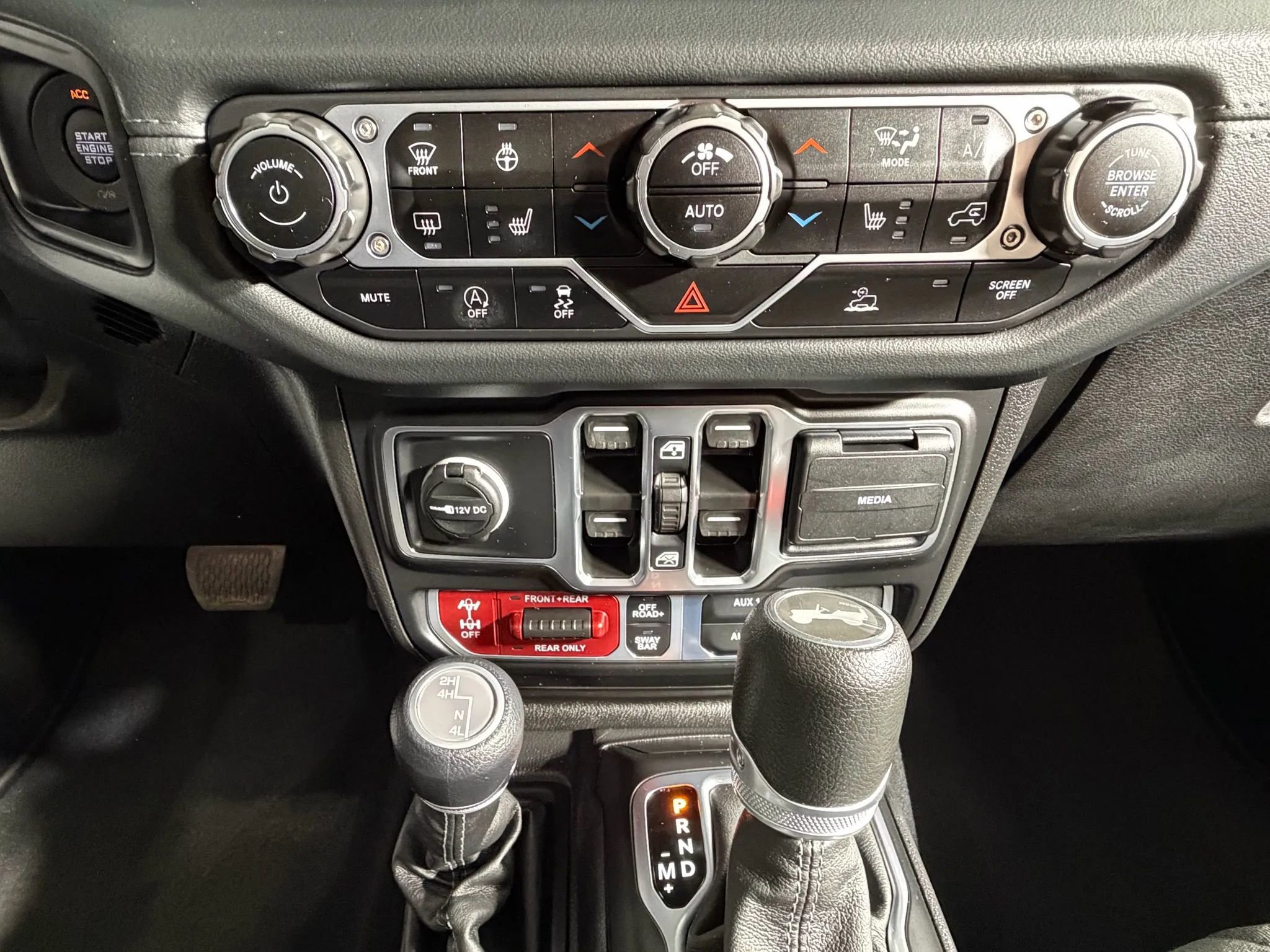 Used 2024 Jeep Wrangler Unlimited Rubicon w/ Convenience Group image 22