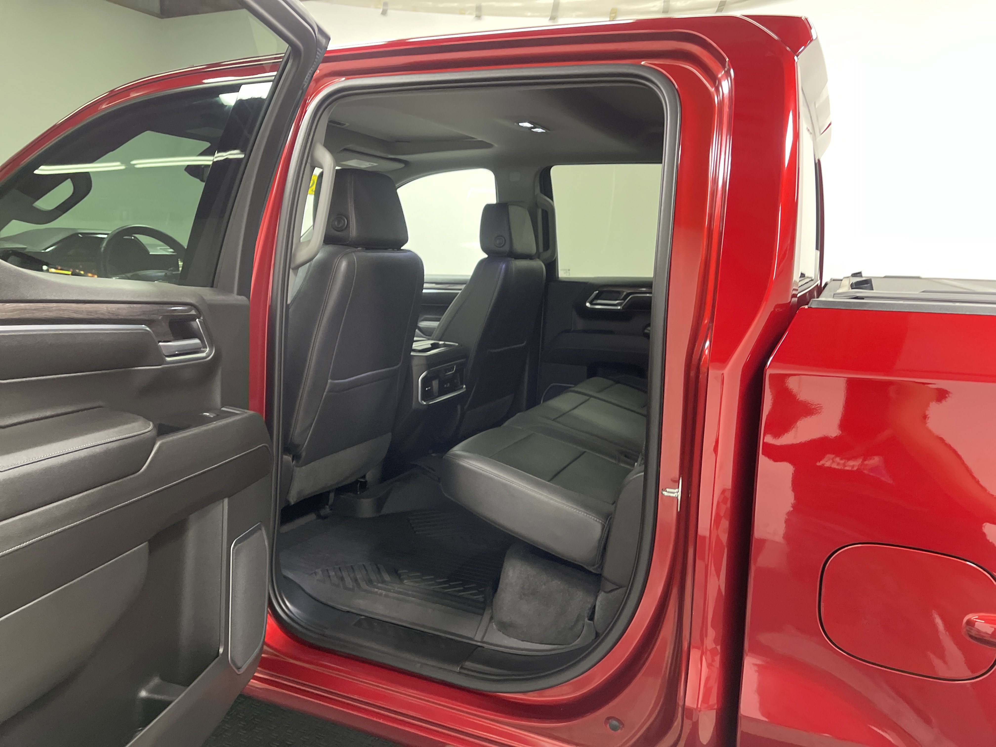 Used 2023 Chevrolet Silverado 1500 LTZ w/ LTZ Premium Package AWD/4WD image 13