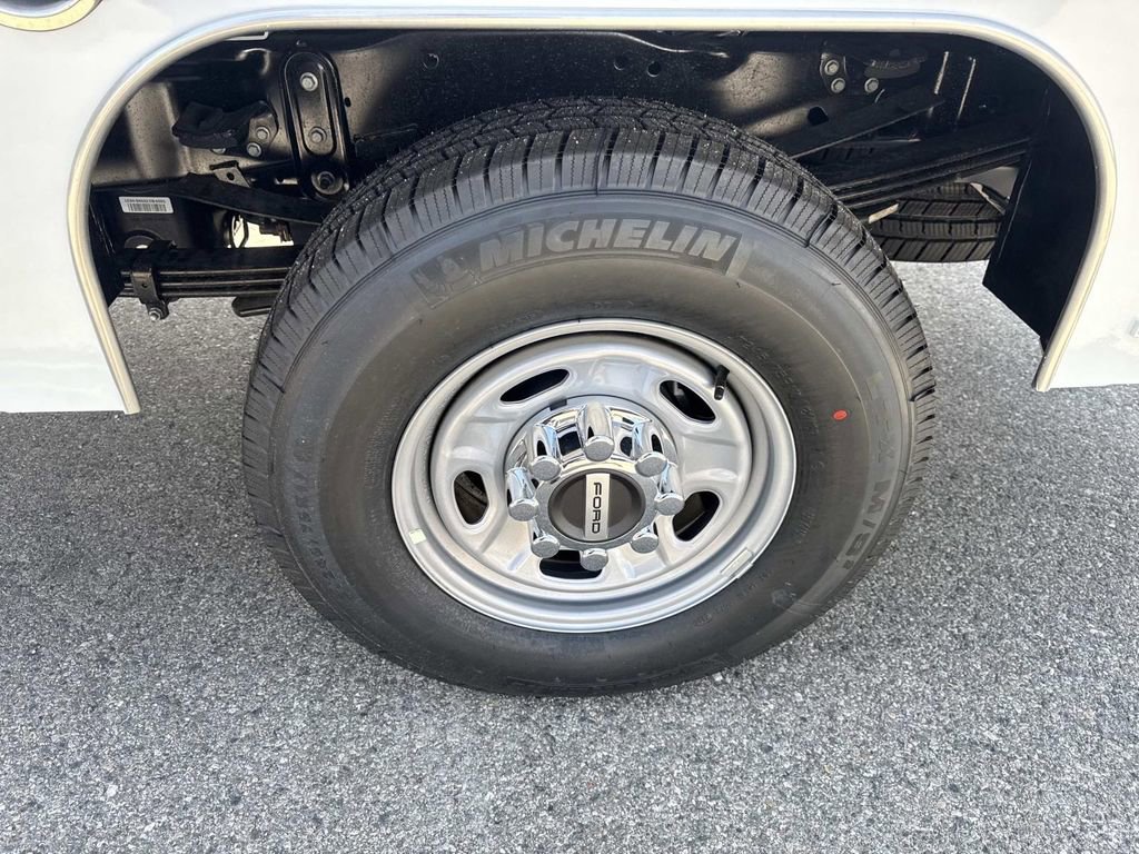 New 2026 Ford F350 XL w/ XL Chrome Package AWD/4WD image 12