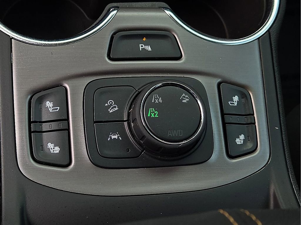 Used 2024 GMC Terrain AT4 w/ Tech Package AWD/4WD image 15