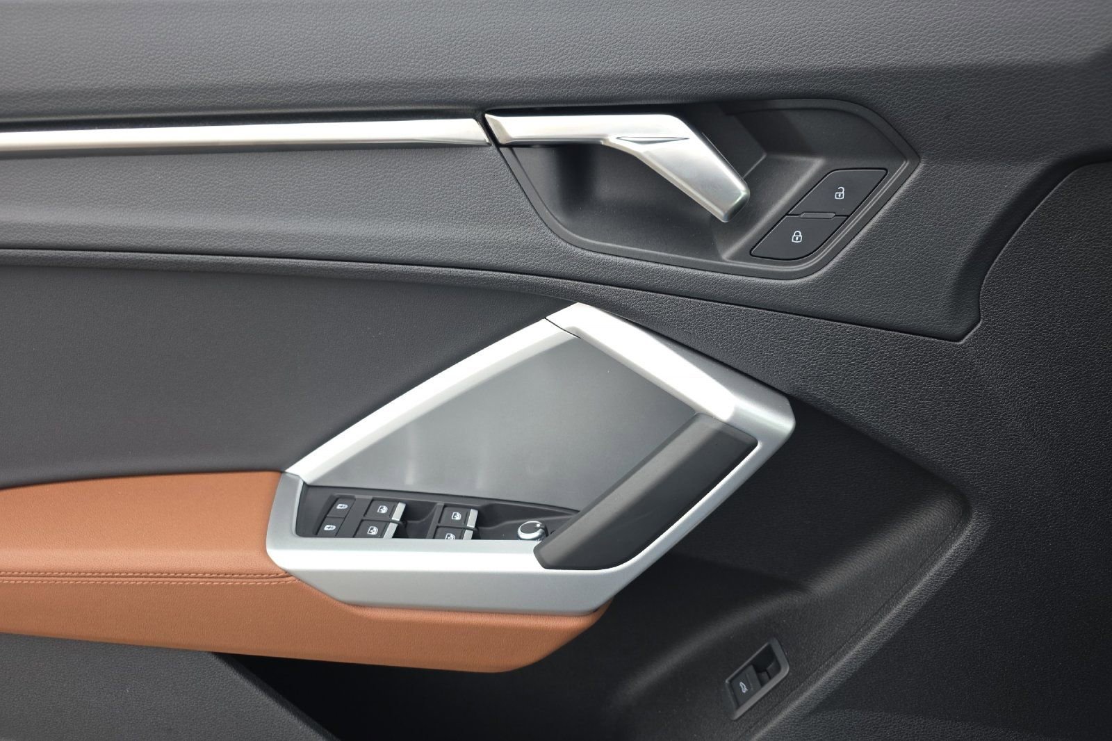 Used 2025 Audi Q3 2.0T Premium image 11