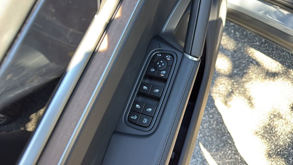 New 2026 Porsche Cayenne S image 8