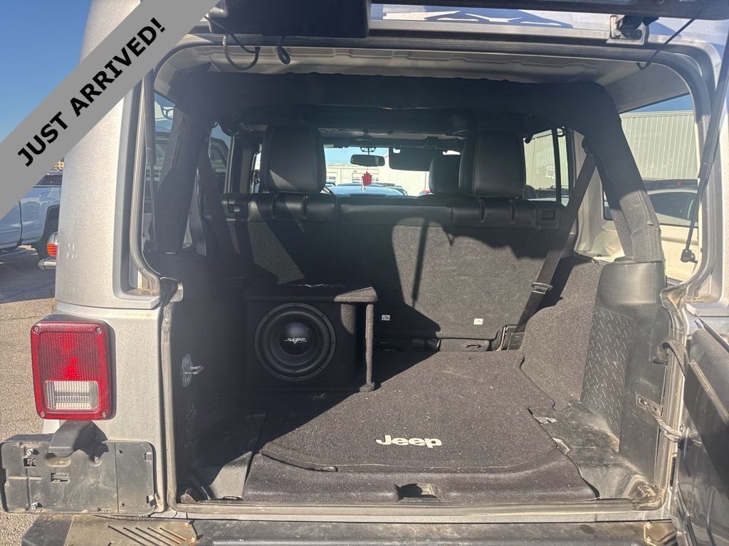 Used 2017 Jeep Wrangler Unlimited Rubicon w/ Connectivity Group image 13