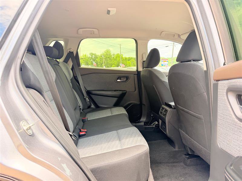 Used 2023 Nissan Rogue SV AWD/4WD image 23