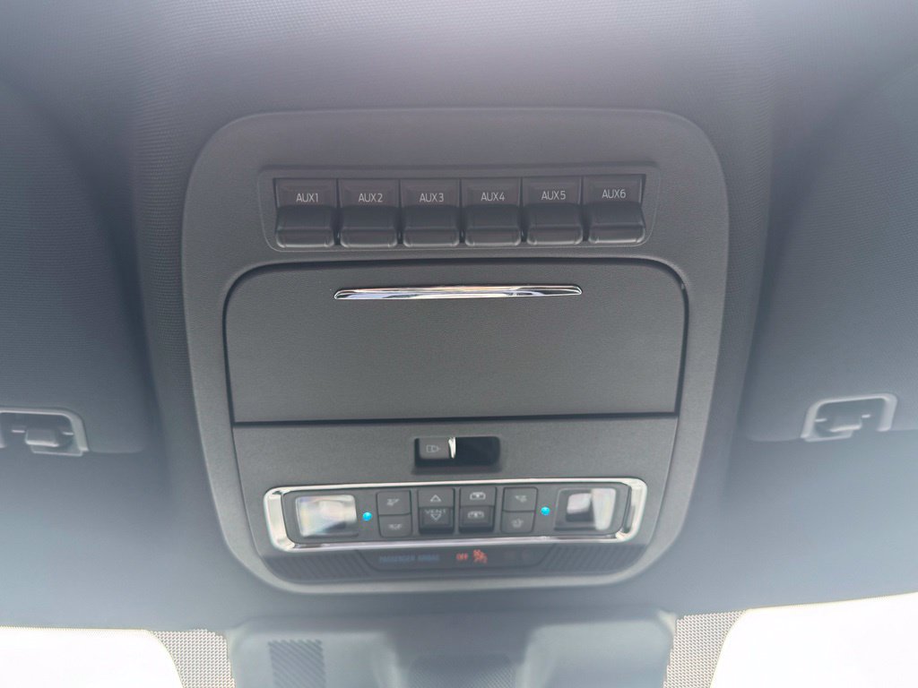 Used 2025 Ford F150 Raptor AWD/4WD image 17
