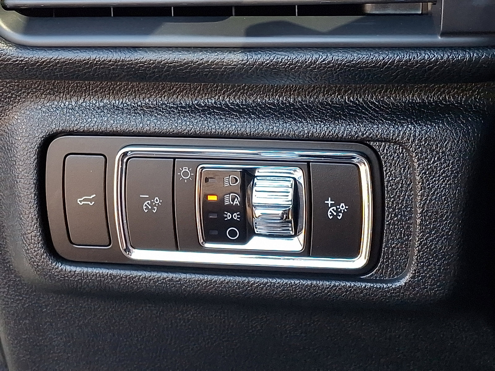 Certified 2023 Lincoln Corsair AWD w/ Equipment Group 101A image 27