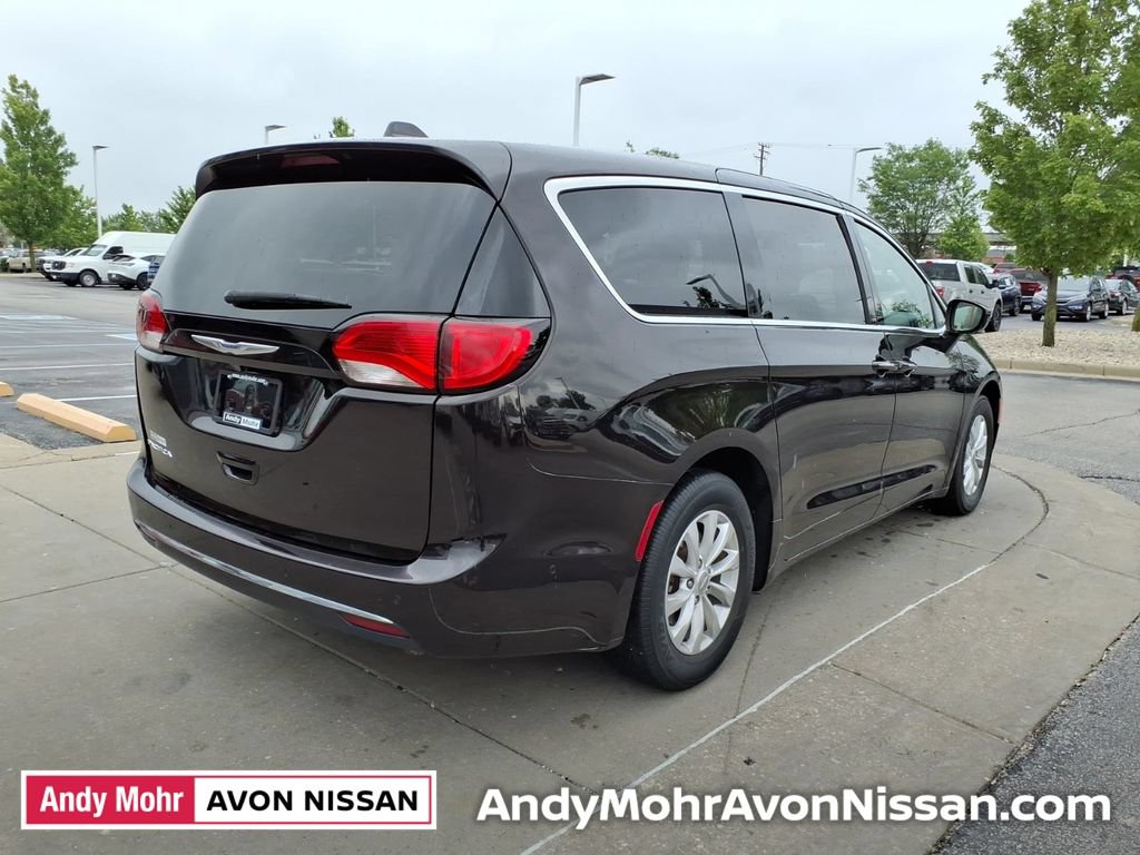 Used 2019 Chrysler Pacifica Touring Plus w/ Advanced Safetytec Group FWD image 7