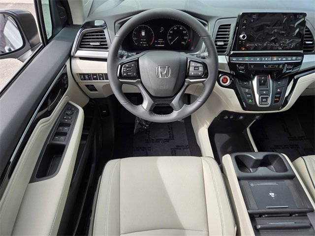 New 2026 Honda Odyssey Touring image 11