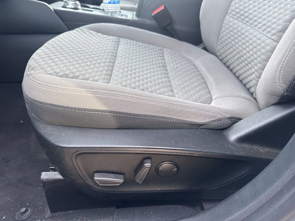 Used 2020 Ford Escape SE image 9