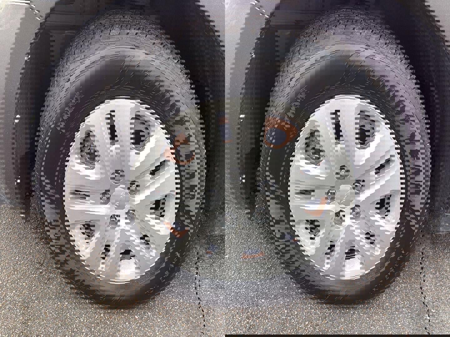 Used 2020 Dodge Journey SE image 10