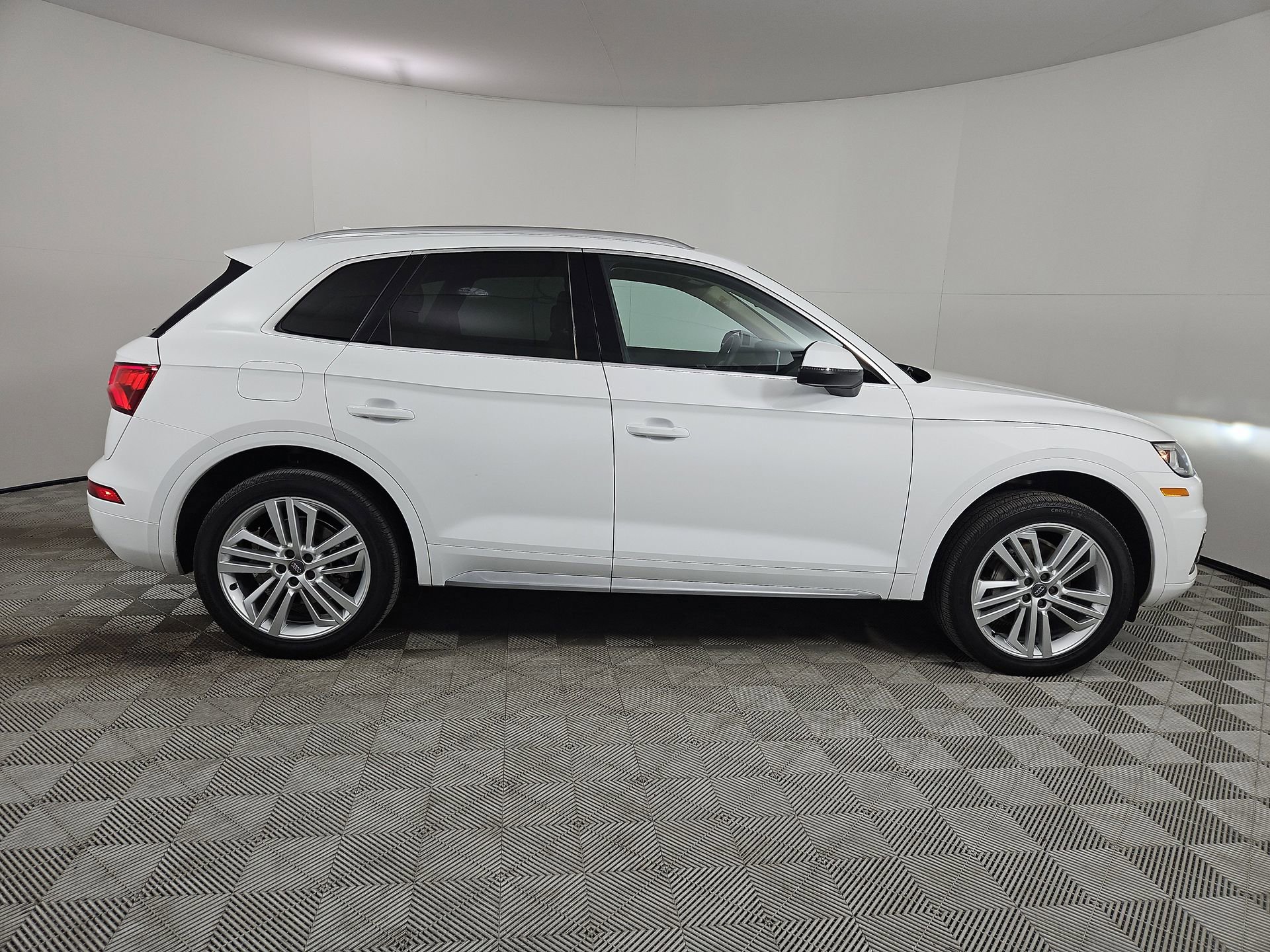 Used 2018 Audi Q5 2.0T Premium Plus w/ Premium Plus Package image 8