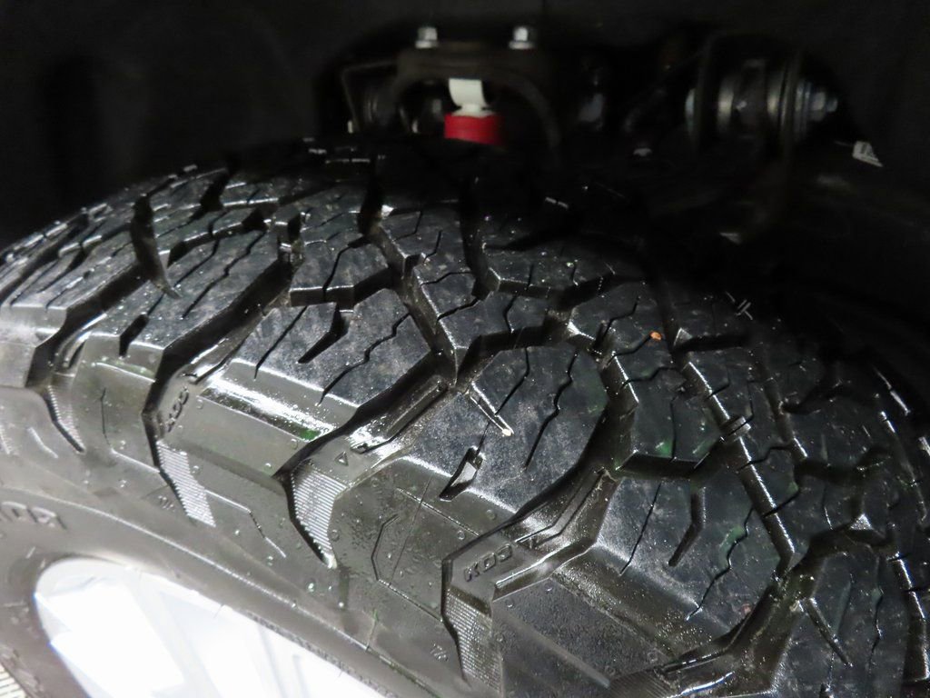 Used 2024 GMC Sierra 3500 SLE w/ SLE Convenience Package image 7