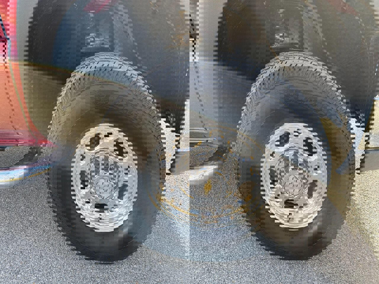 Used 2005 Chevrolet Silverado 2500 LT w/ Heavy-Duty Power Package image 32