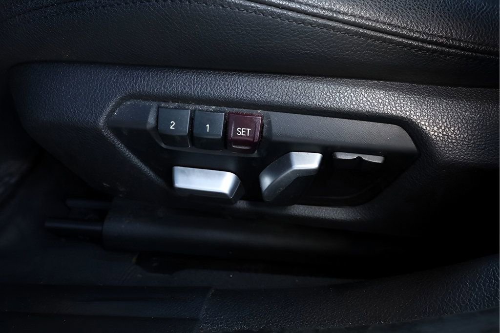 Used 2018 BMW 330i Sedan image 12