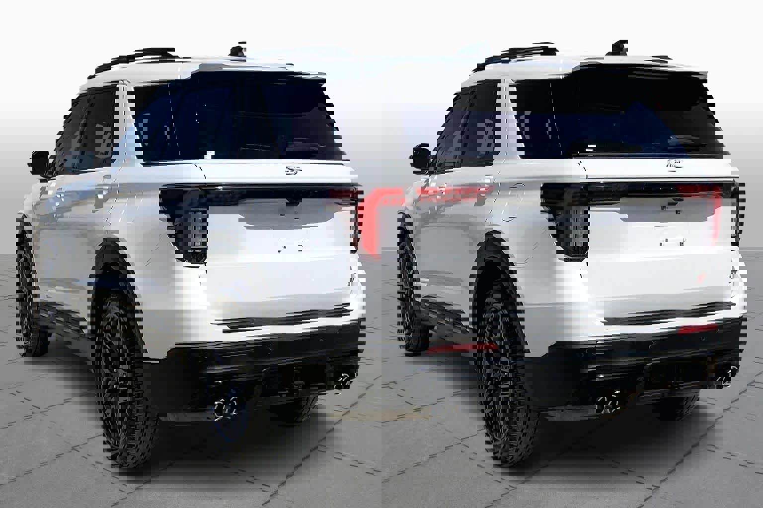 Used 2025 Ford Explorer ST image 12