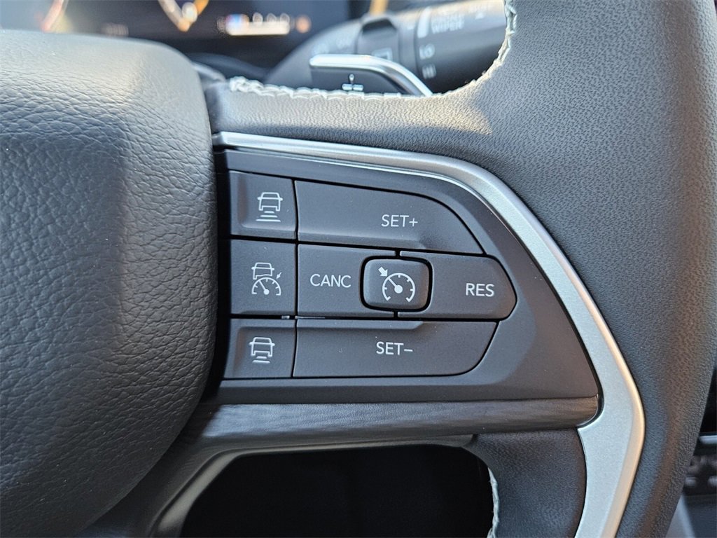 New 2025 Jeep Grand Cherokee Altitude image 23