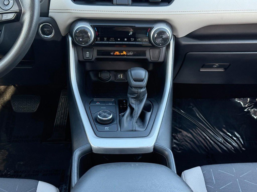 Certified 2024 Toyota RAV4 XLE w/ Convenience Package AWD/4WD image 19