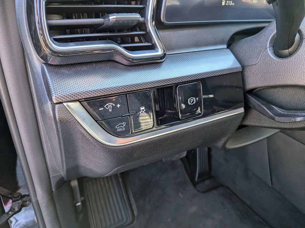 Used 2023 Kia Sportage SX image 16
