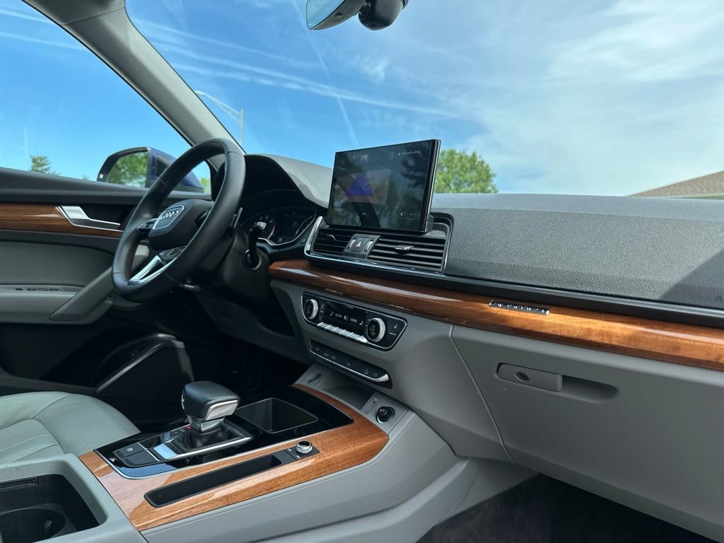 Used 2022 Audi Q5 2.0T Premium w/ Convenience Package AWD/4WD image 25