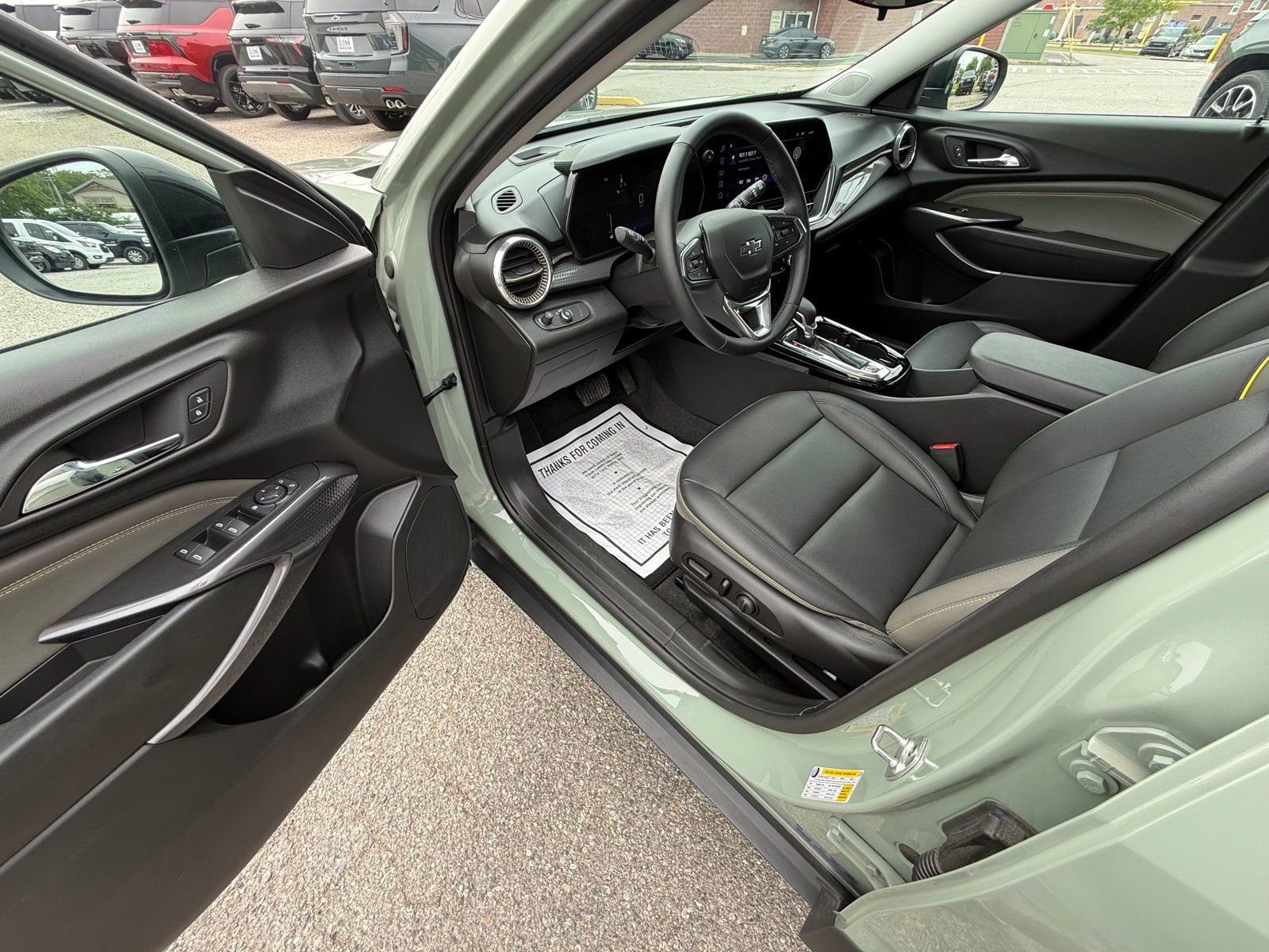 Used 2025 Chevrolet Trax ACTIV FWD image 15