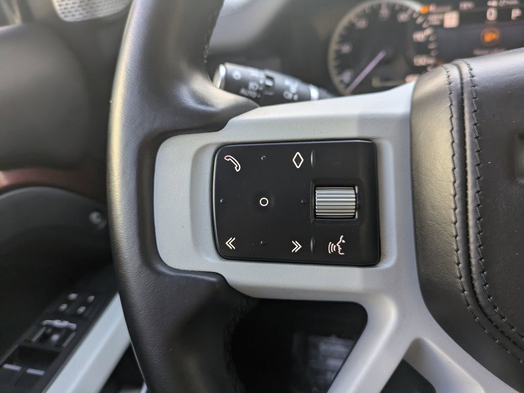 Used 2023 Land Rover Defender 130 First Edition image 27