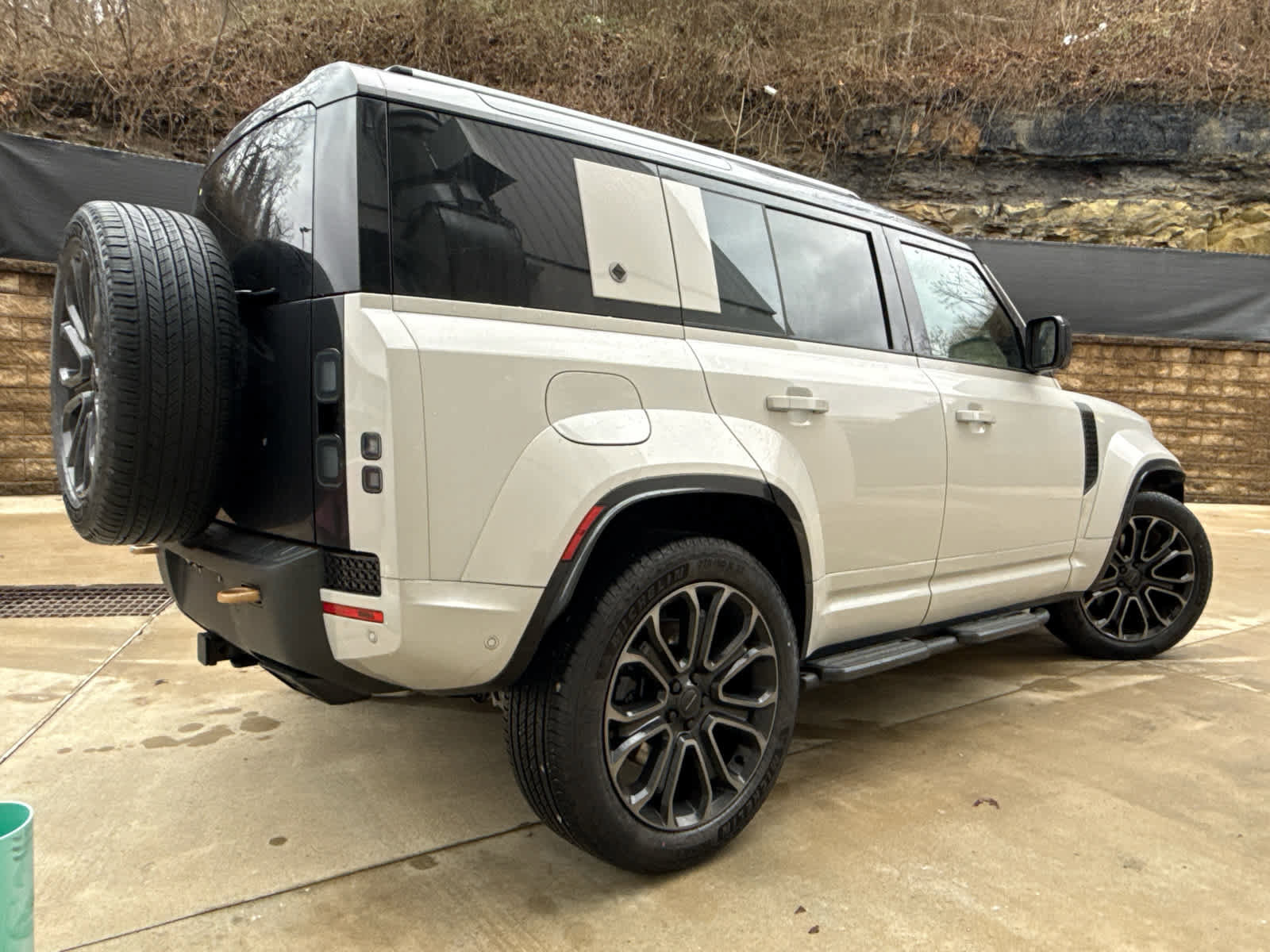 New 2026 Land Rover Defender 110 OCTA image 4