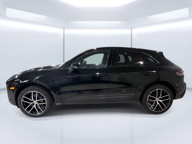 Certified 2023 Porsche Macan Turbo image 2