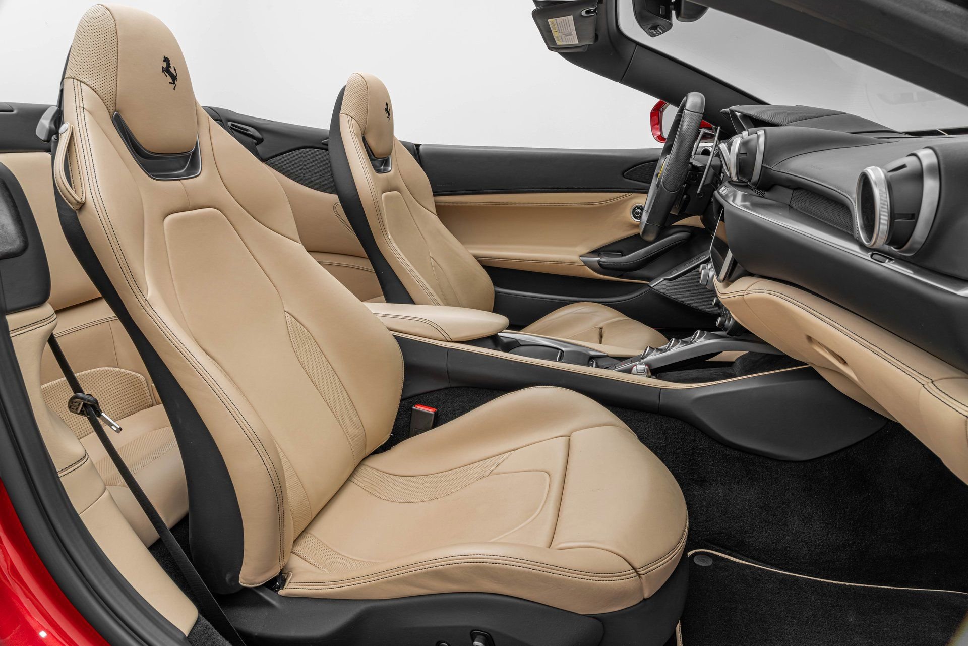 Certified 2020 Ferrari Portofino RWD image 75