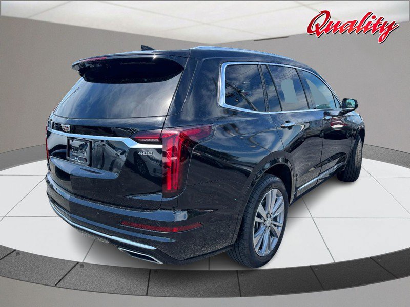Used 2023 Cadillac XT6 Premium Luxury w/ Technology Package FWD image 3