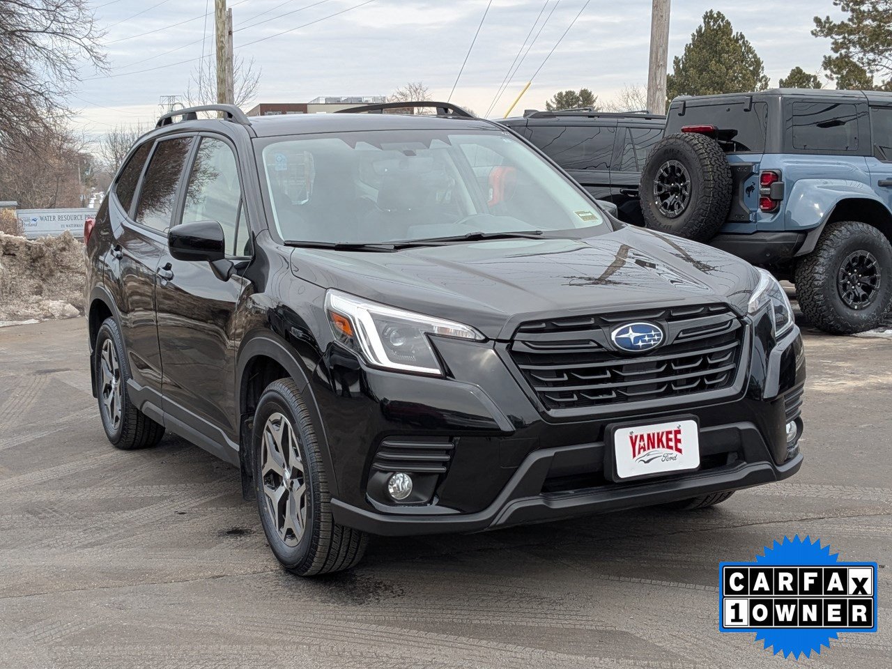 Used 2023 Subaru Forester Premium image 1