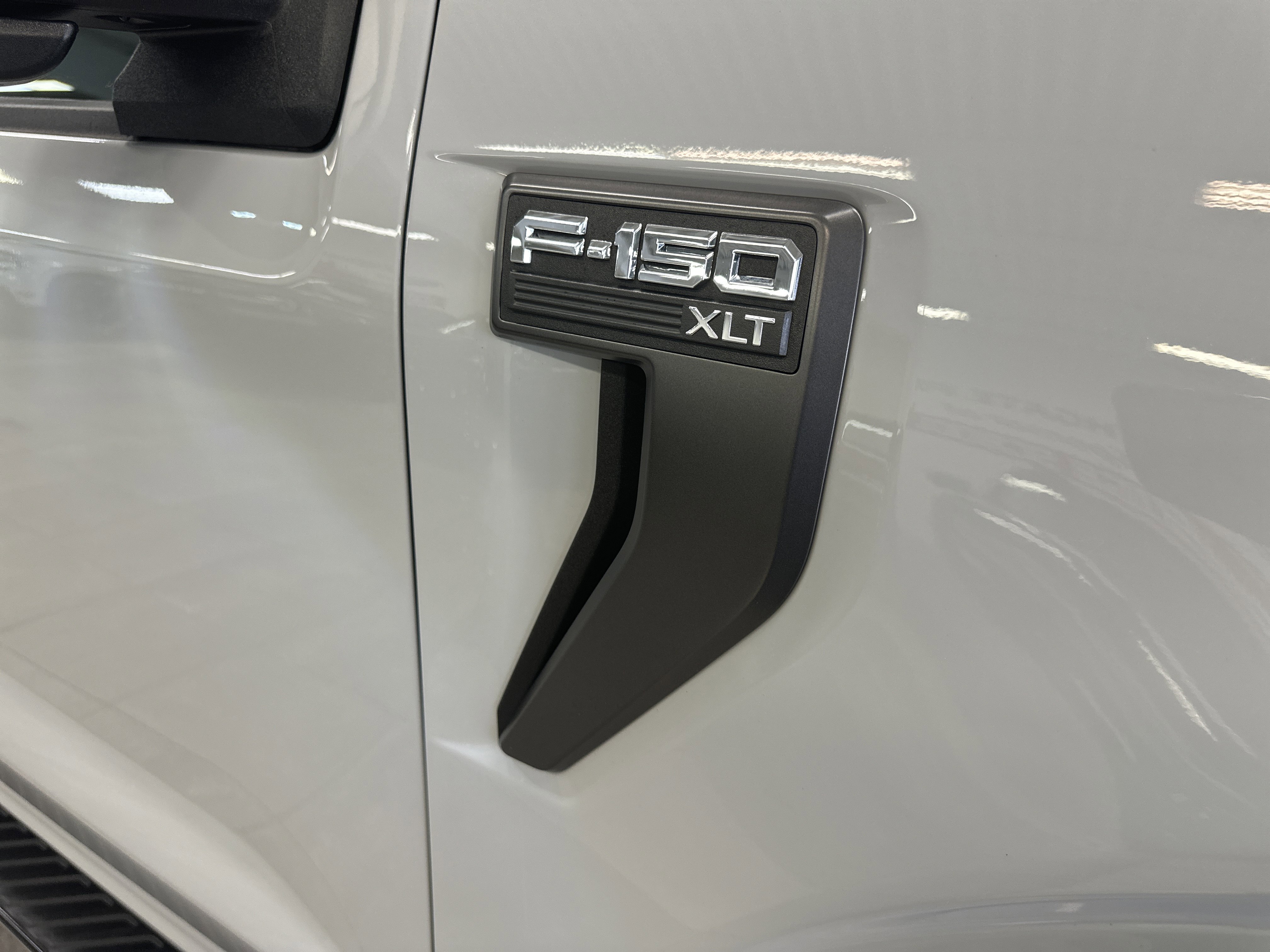 Used 2023 Ford F150 XLT w/ Equipment Group 302A High image 9