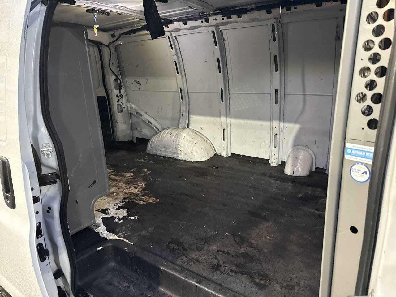 Used 2019 Chevrolet Express 3500 w/ Driver Convenience Package image 16